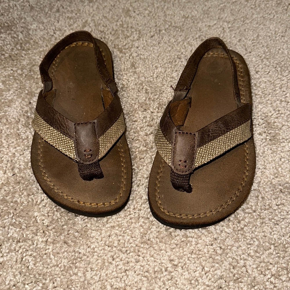 size 9-10 in toddler flip flops
